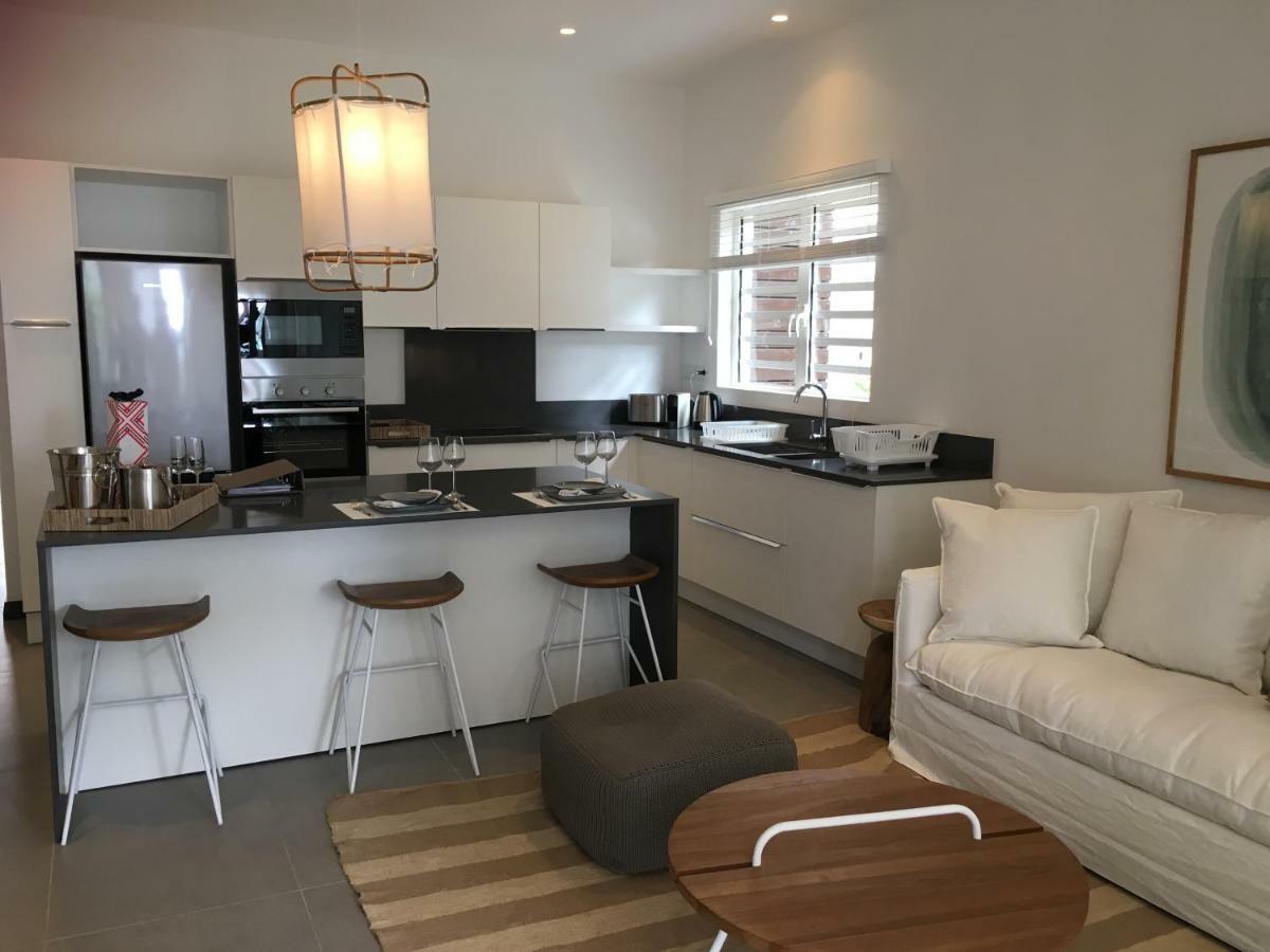Obiches Luxury Beachfront Apartment Trou-Aux-Biches Экстерьер фото